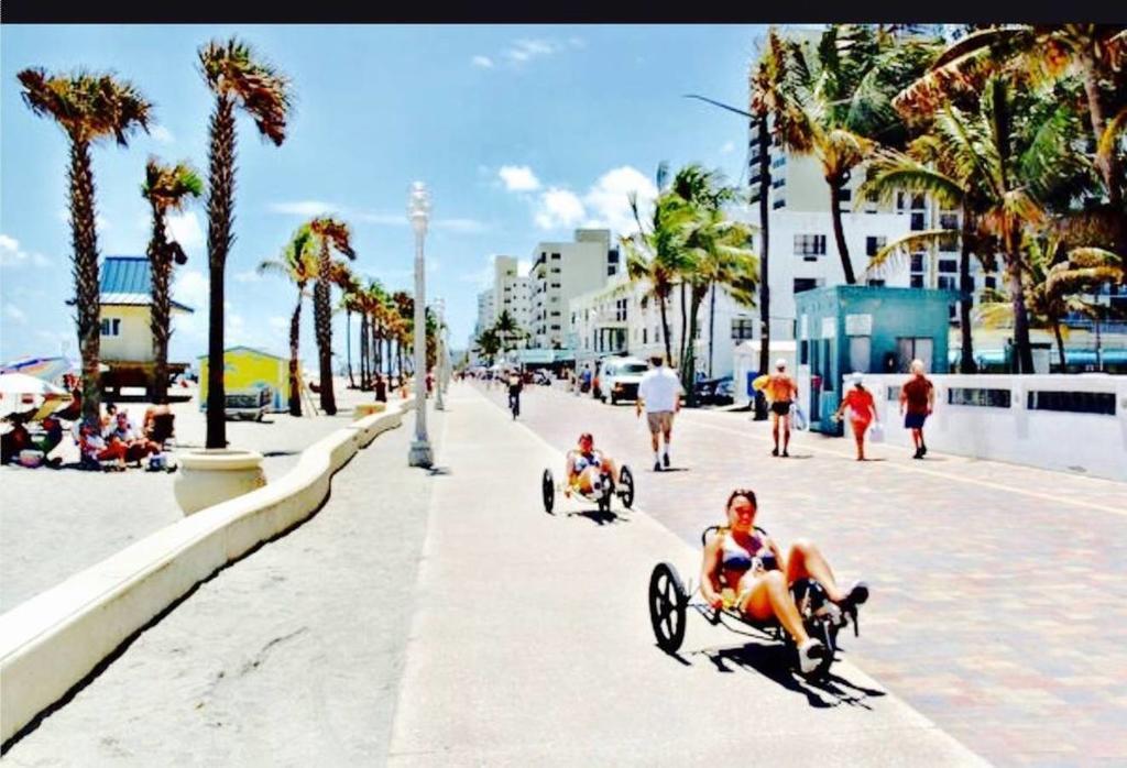 Hollywood Beachfront House Bagian luar foto