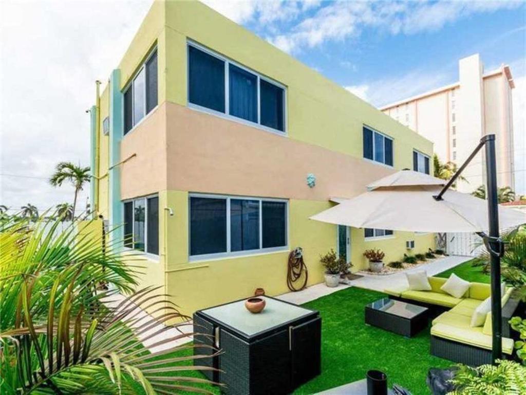 Hollywood Beachfront House Bagian luar foto
