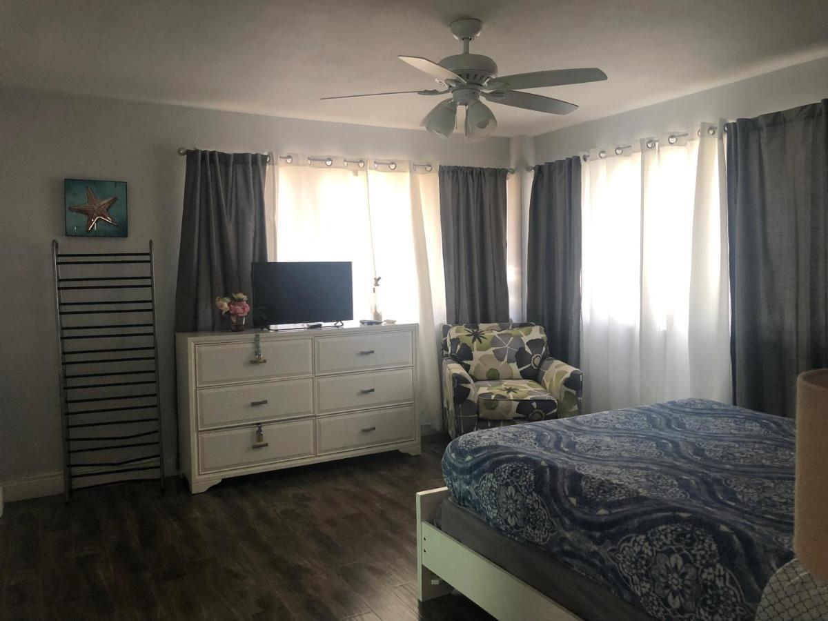 Hollywood Beachfront House Bagian luar foto